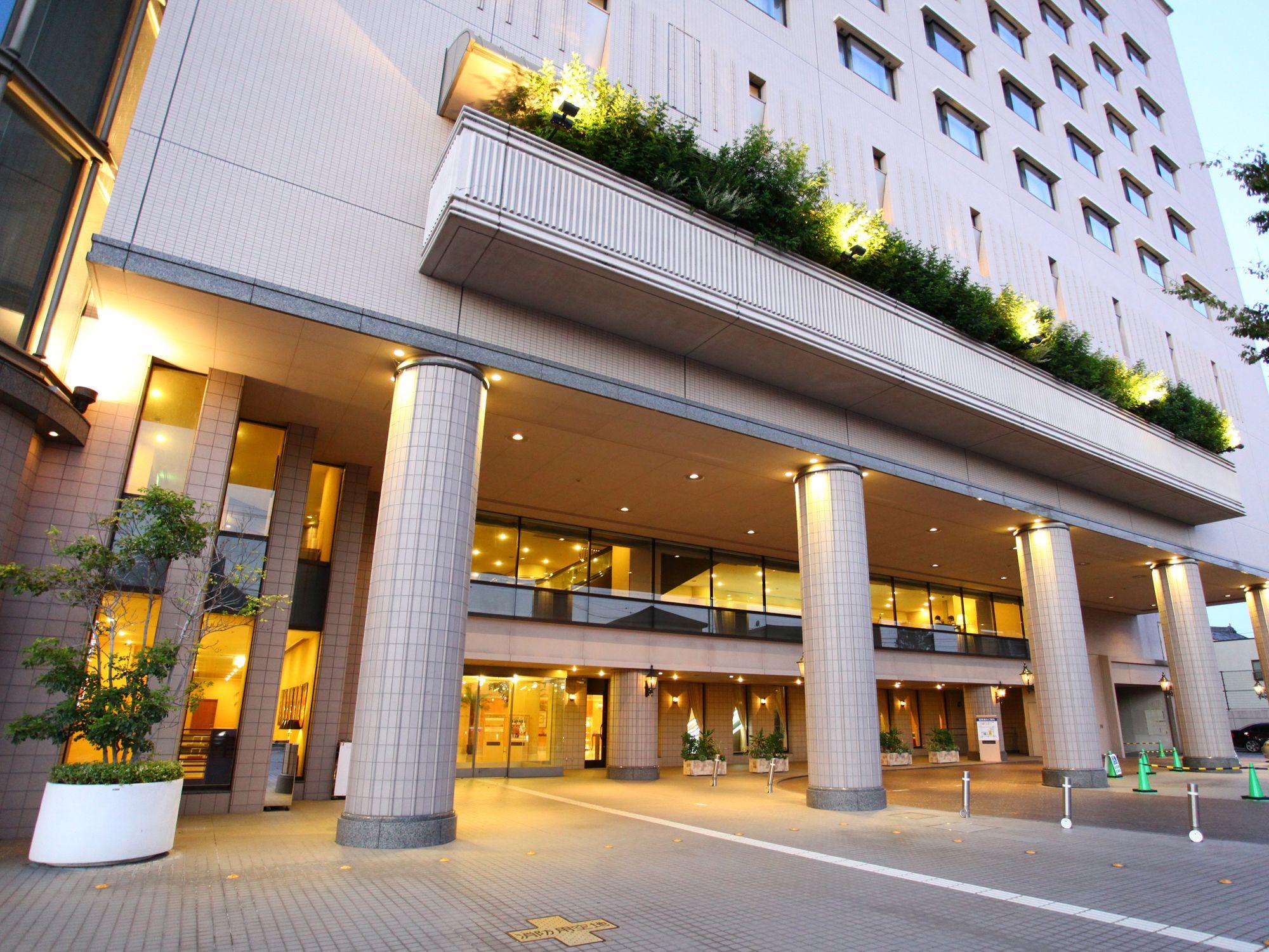 Hotel Crown Palais Chiryu Екстериор снимка