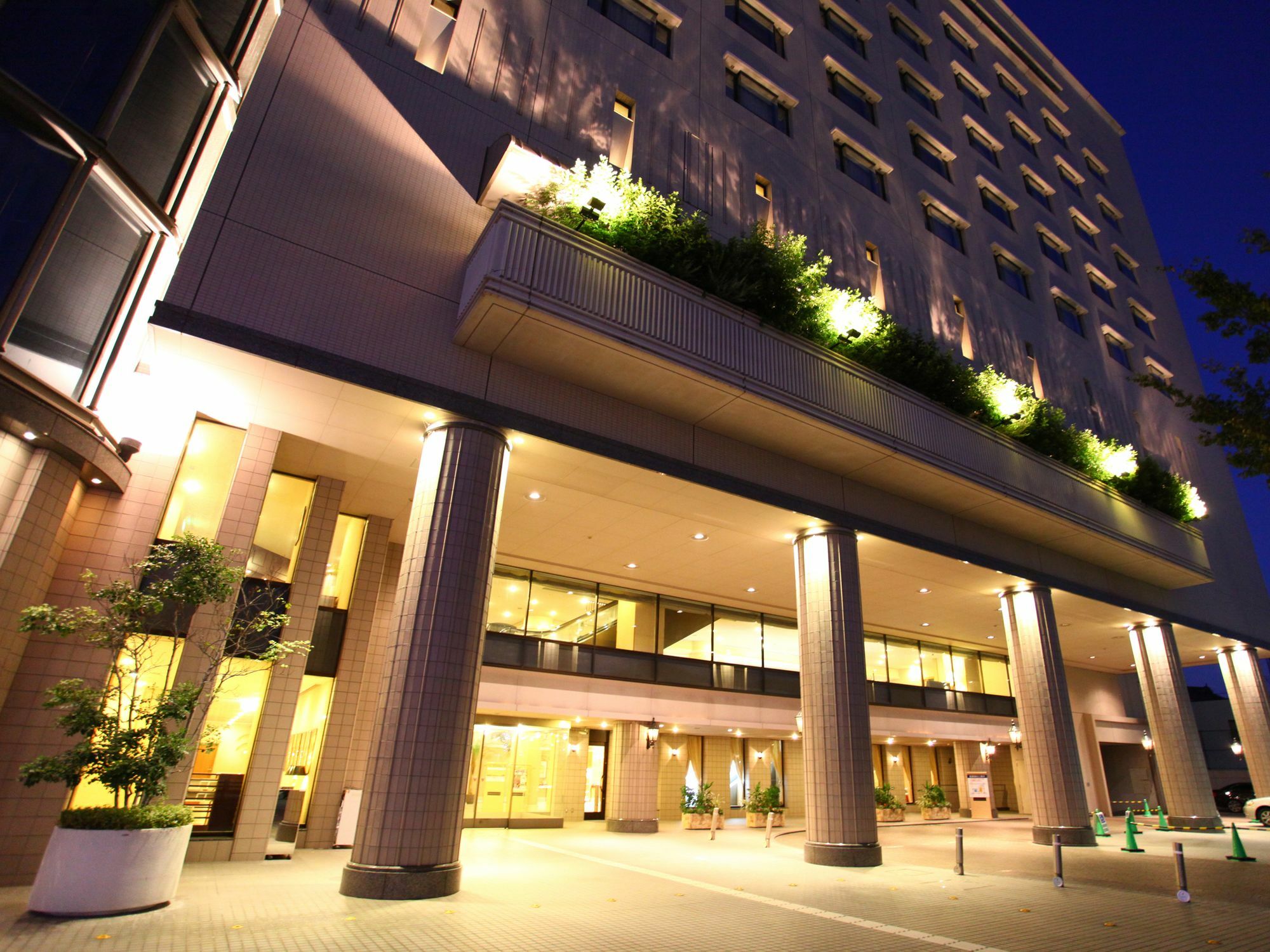 Hotel Crown Palais Chiryu Екстериор снимка